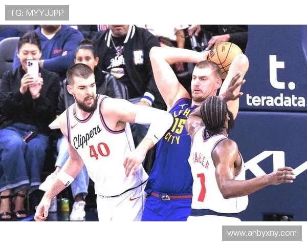 雷霆与掘金激战正酣首场对决精彩回顾与分析